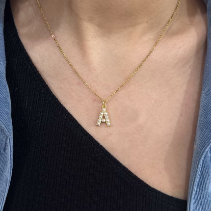 Kολιέ pearls letter A αλυσίδα σε χρυσό απο ανοξείδωτο ατσάλι