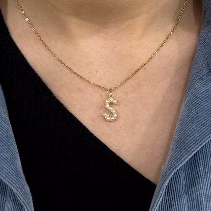 Kολιέ pearls letter S αλυσίδα σε χρυσό απο ανοξείδωτο ατσάλι